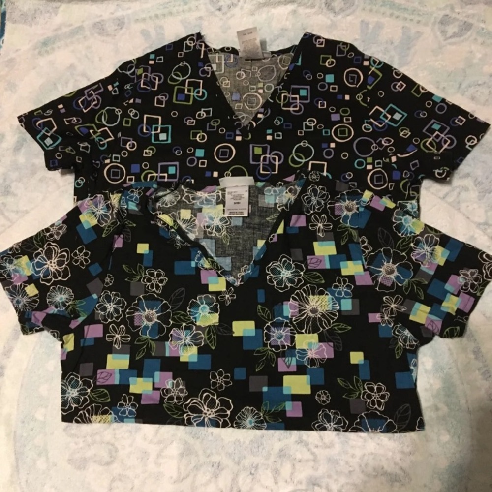 Scrub Tops Small